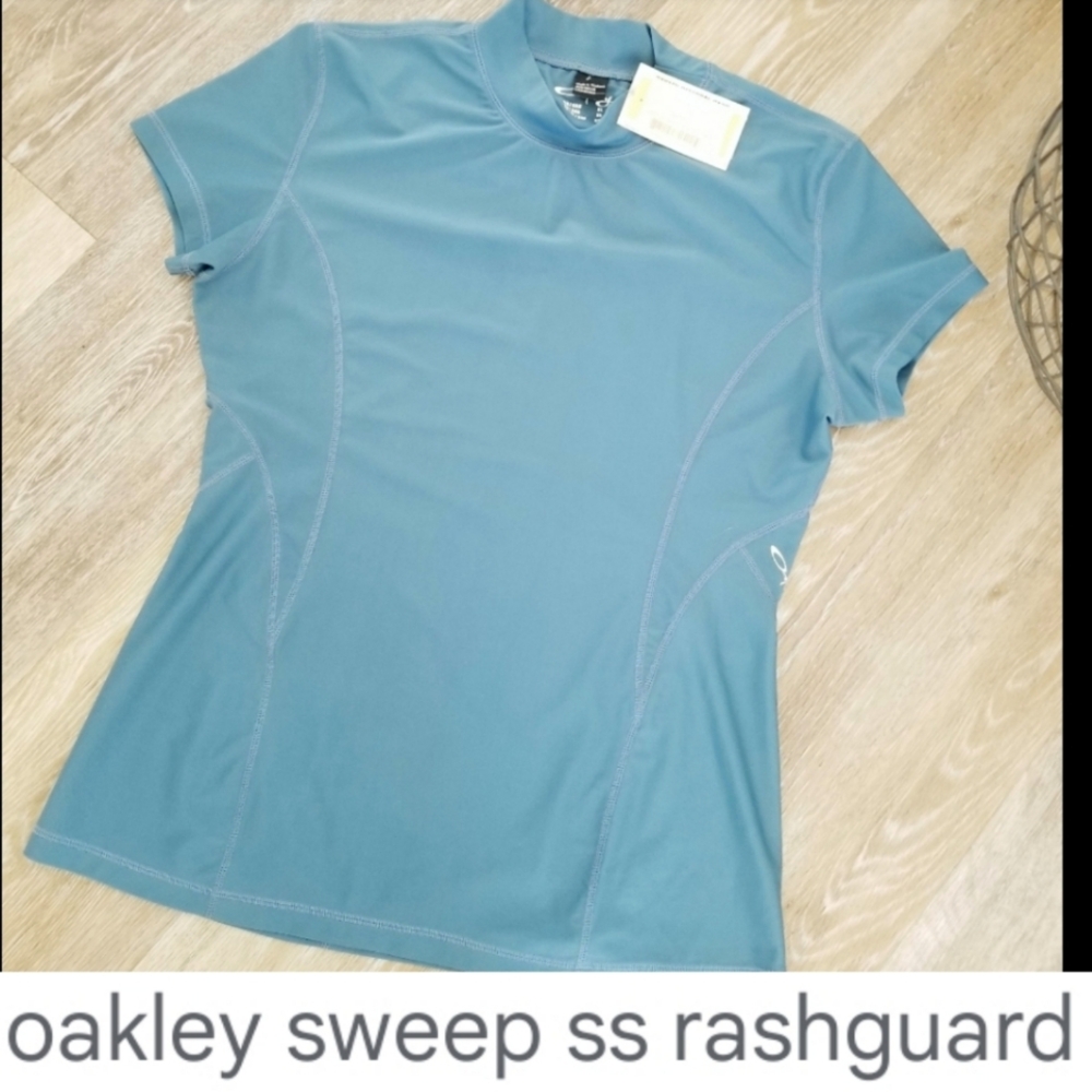 Oakley Sweep SS Rashguard Teal Blue NWT XL Surf Swim Summer Bodysuit